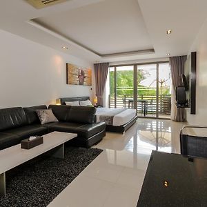 Studio Lit King-Size